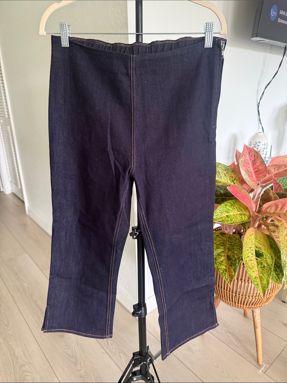 VICI Women’s Dark Blue Denim capris with side zipper